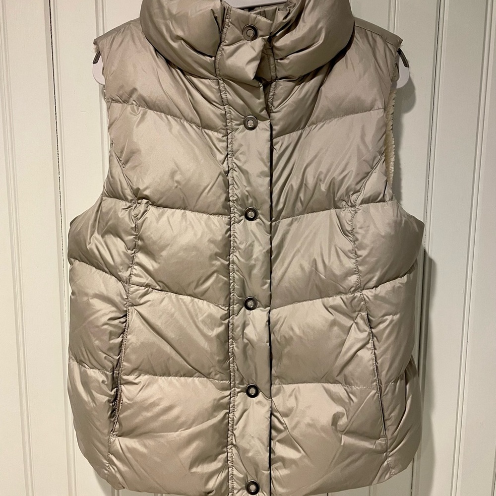 dylan Los Angeles Puffer Vest - Barely Used